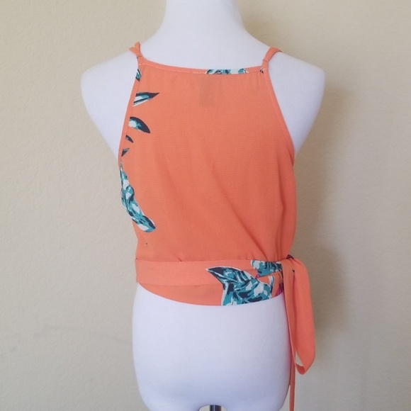 Top - Picture 2 of 2